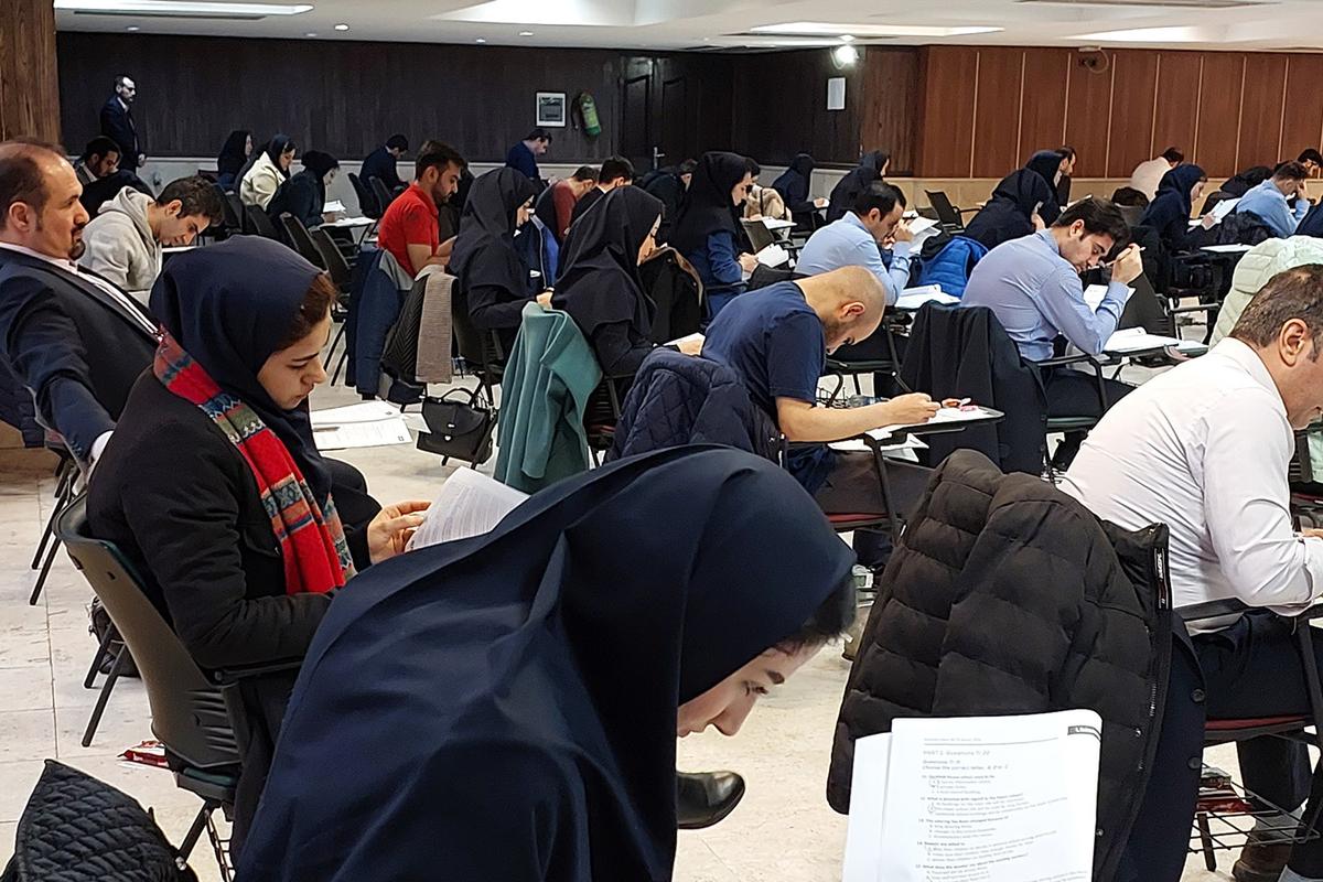 An English Test with the Same Level as IELTS Was Held for Pasargad Bank Managers