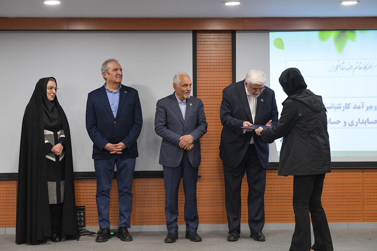 مراسم بزرگداشت روز دانشجو در دانشگاه خاتم برگزار شد