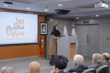 آیین بزرگداشت روز معلم در دانشگاه خاتم برگزار شد